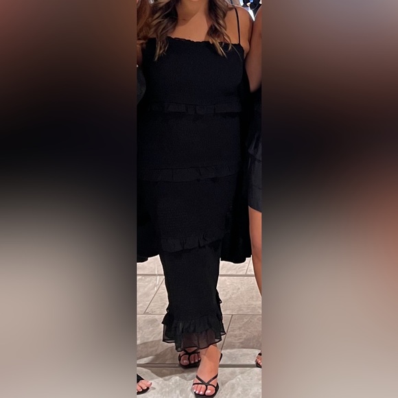 Bebe Smocked Ruffle-Tiered Bodycon Dress XL - Picture 3 of 3